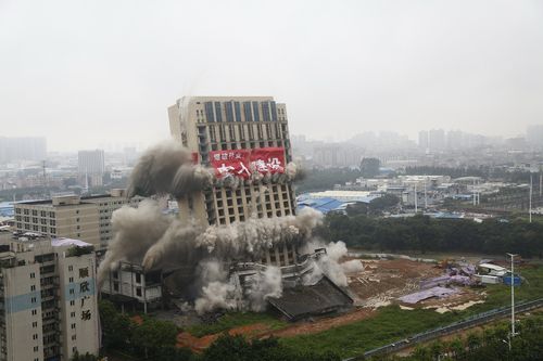 高楼爆破